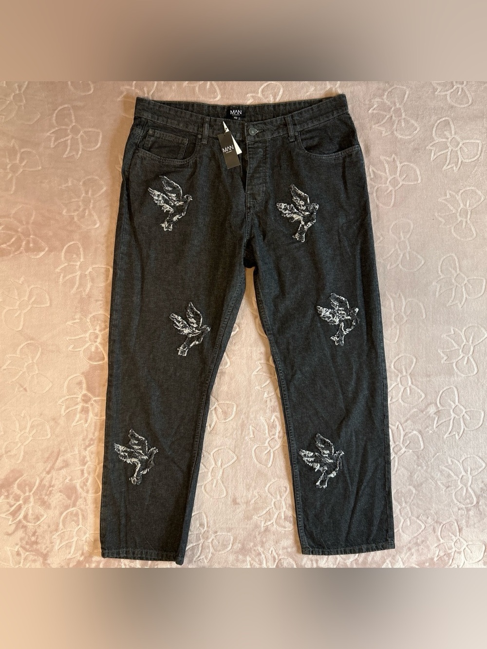 NWT Boohooman Straight Leg Dove
Embroidered Jeans